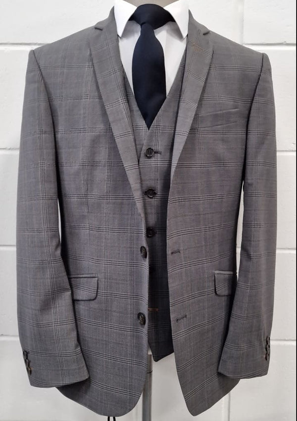 Barucci Howard Men’s Grey Prince of Wales Check 3-Piece Suit Size 38R with 32R Trousers - Suits