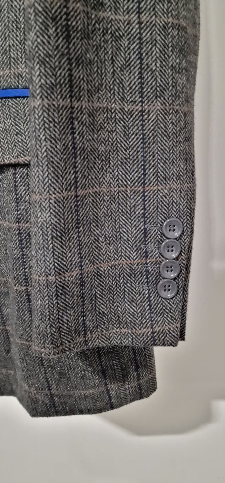 Men’s Grey Tweed Check 3-Piece Suit Size 44L with 38L Trousers - Suits